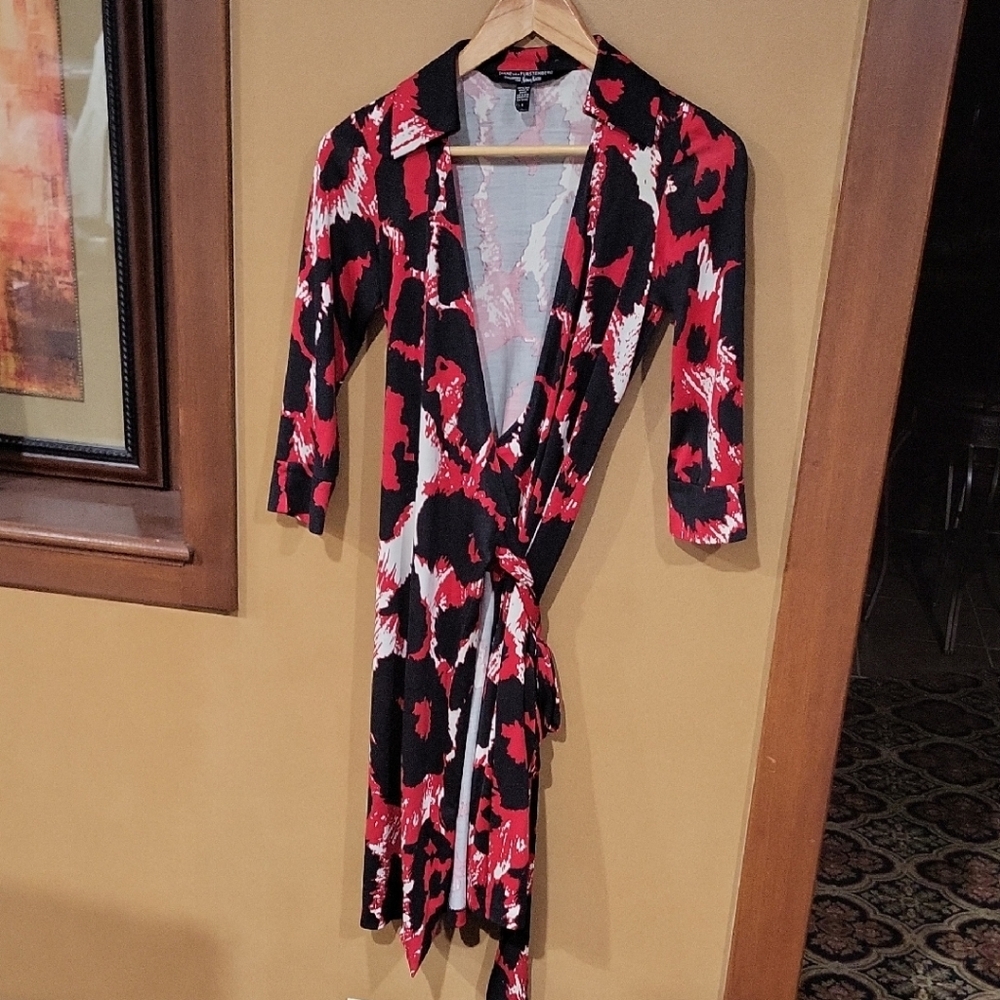 Diane Von Furstenberg Red and Black Print Dress